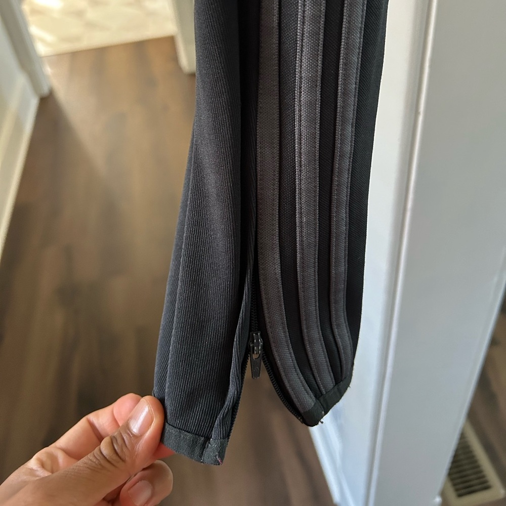 Gray Medium Adidas Training Pant Zip Pockets And … - image 4